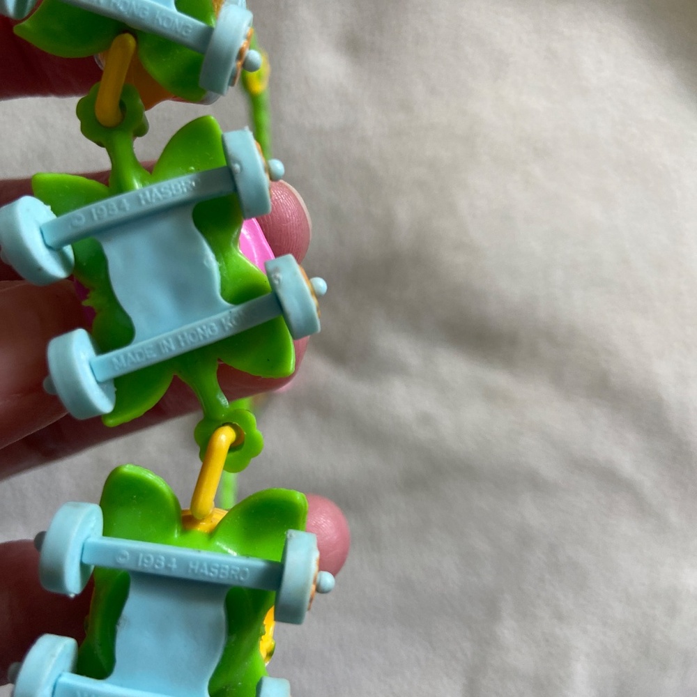 Vintage 1984 Charmkins Necklace with Sweet Bea and the honey bee train - Picture 6 of 6